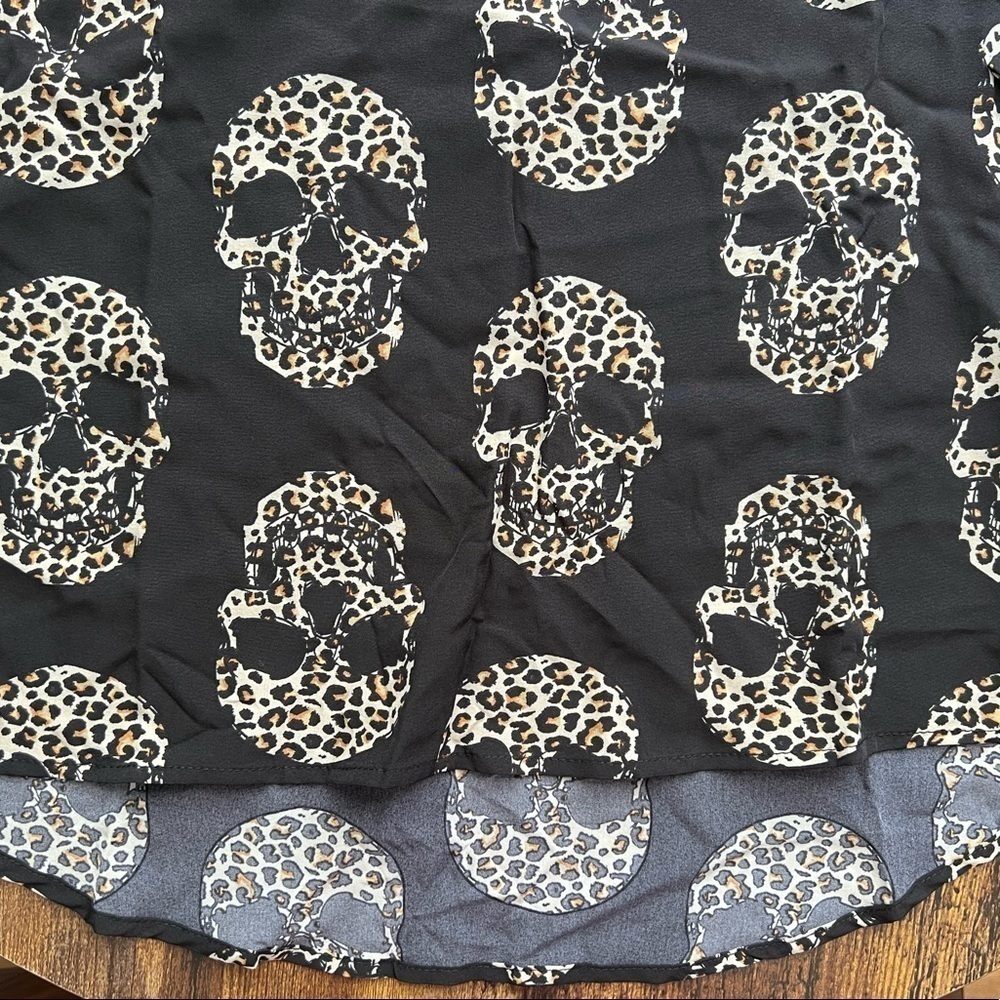 BUNDLE: (1) Emery Rose woman’s Halloween skull blouse size: S + (1) earrings. - Picture 2 of 14